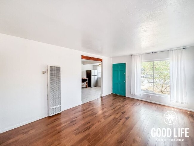 Photo - 6074 Rock St