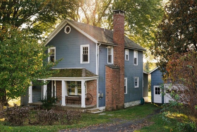 Building Photo - 215 Moore Rd Rental
