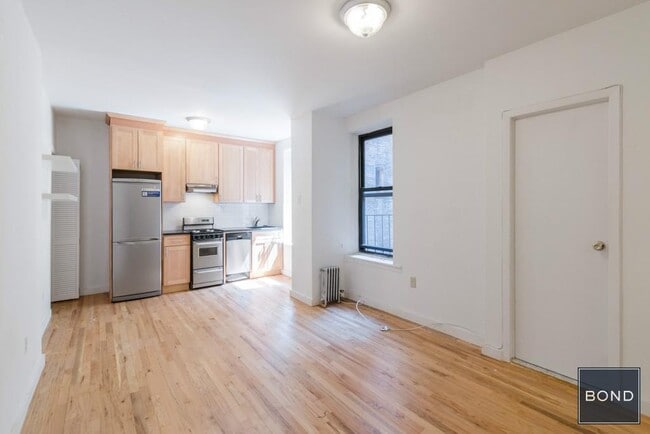 Building Photo - 419 E 73rd St Unit 6A Rental