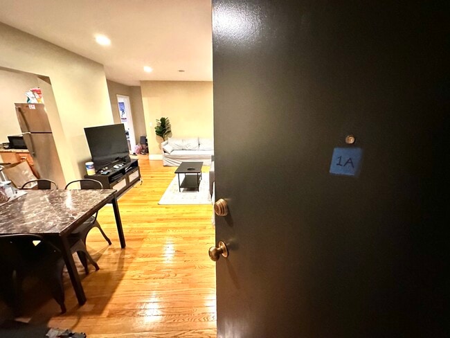 Photo - 76 Egmont St Unit 1A