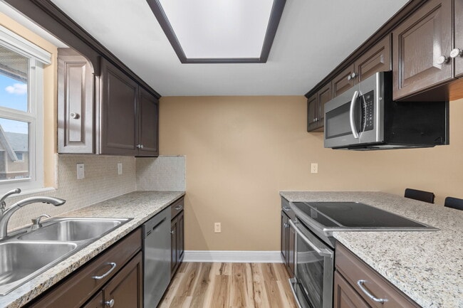 Photo - 252 Ulster Ln Unidad 252