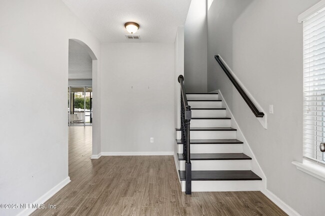 Photo - 92 Fernbrook Dr