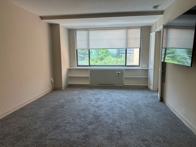 1111 Arlington Blvd