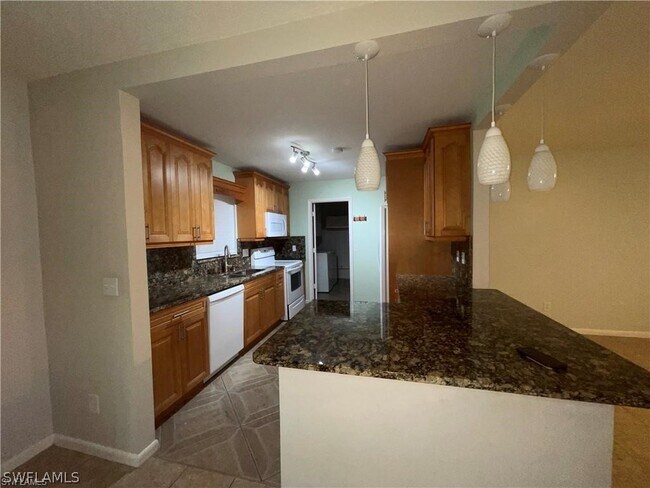 Photo - 211 S Lake Dr