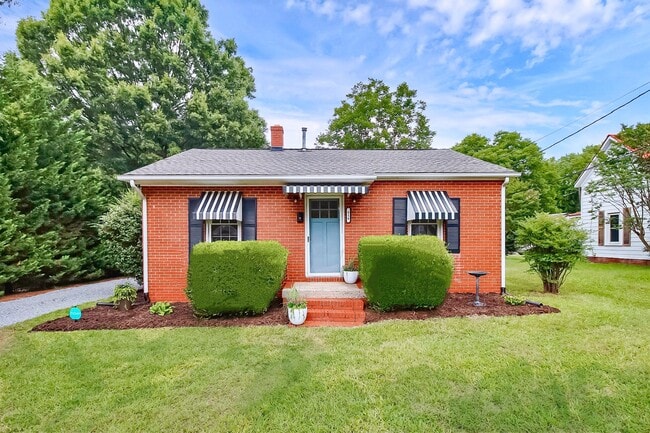Photo - 616 E Iredell Ave
