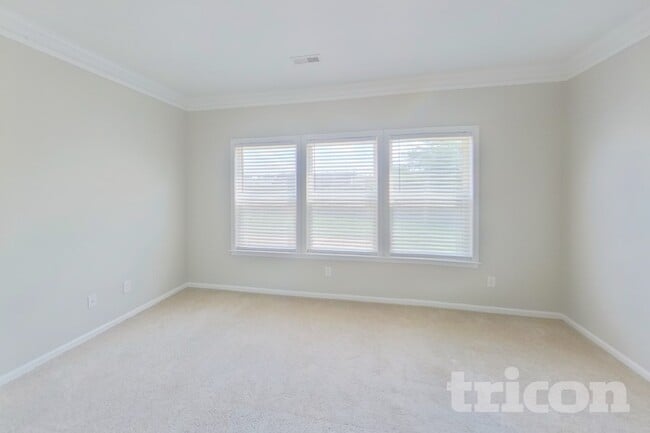 Photo - 527 W Saddletree Dr