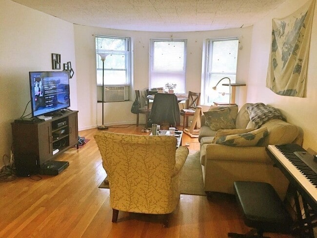 Photo - 198 St Paul St Unit 4