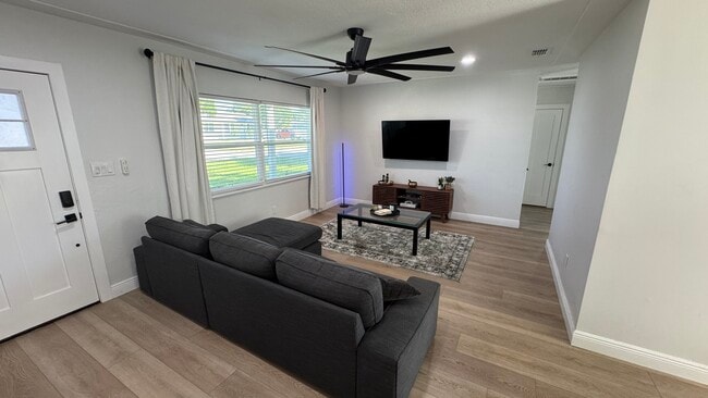 Photo - 2936 27th Ave N