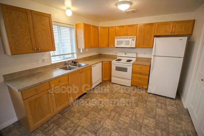 Photo - 3560 Deloy Dr