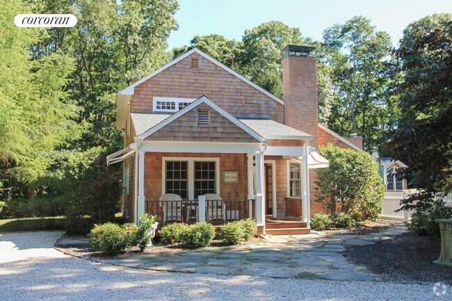 Building Photo - 37 Wainscott NW Rd Rental