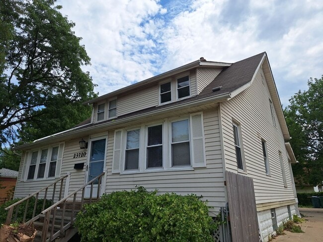 Photo - 23720 Shakespeare Ave