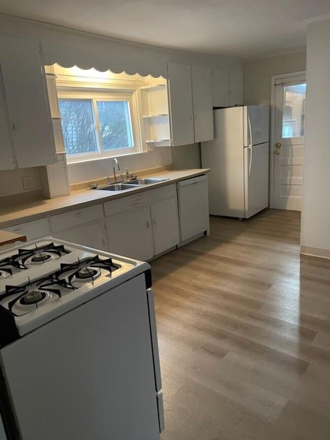 Photo - 231 Miles Ave Unit 233 Miles Avenue