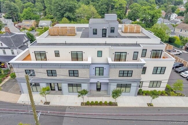 Photo - 185-191 Ashford Avenue Unit 12 Unidad 12