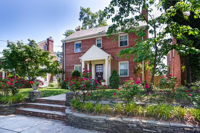 Beautiful housing on 12th Street, NW DC - 7819 12th St NW House