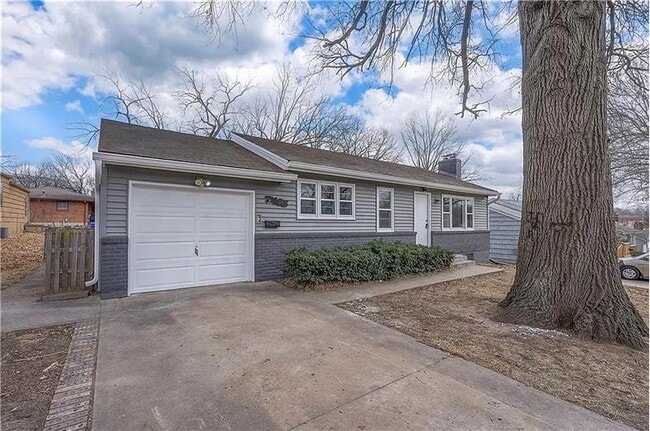 Photo - 7405 Glenwood Ln