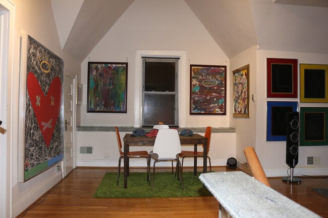 Photo - 707 E Brady St