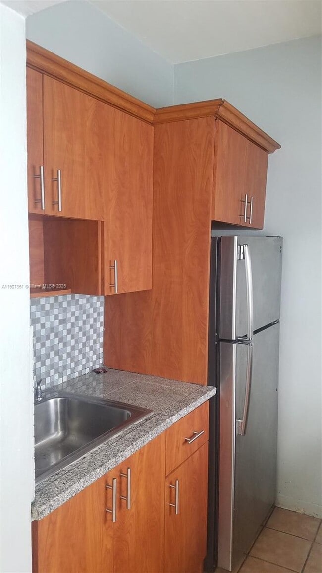 Photo - 215-230 30th St Unidad 21