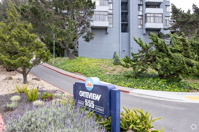 Street Sign - Gateview at Albany Hill Condos