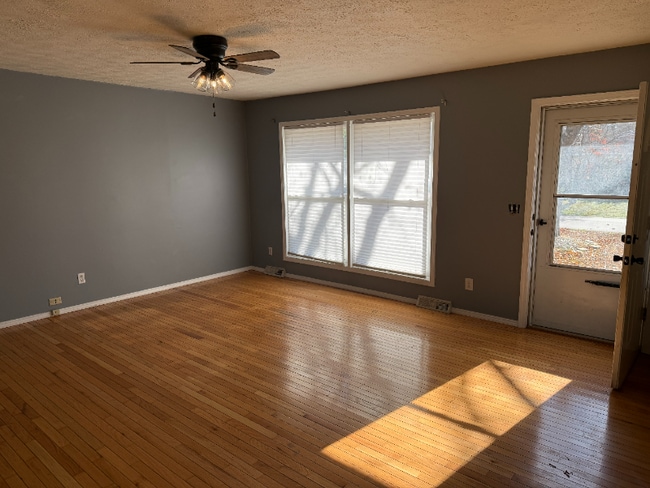 Photo - 3017 E Hawkins St