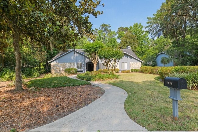 Photo - Beautiful Home in Landmark Woods
