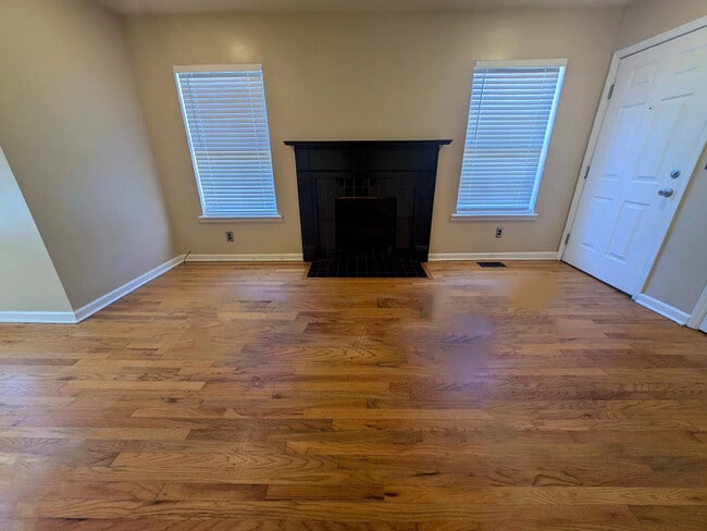 Photo - 1025 Brookhurst Dr