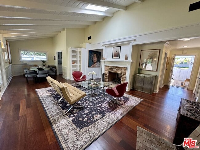 Photo - 1006 Las Pulgas Rd