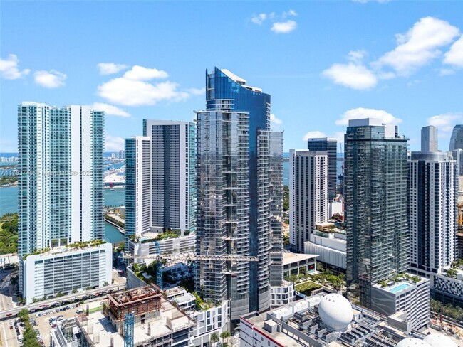 Building Photo - 851 NE 1st Ave Unit #1506 Rental