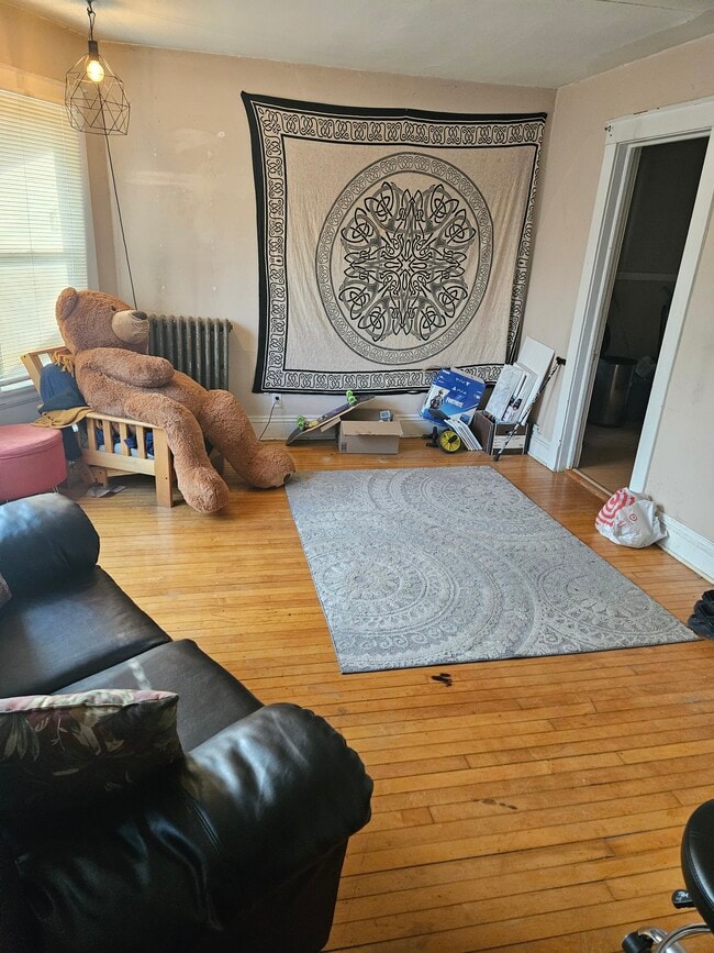 Photo - 450 W Doty St