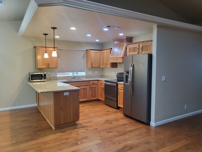 Photo - 3 bed 2 bath Home for Rent in Grants Pass