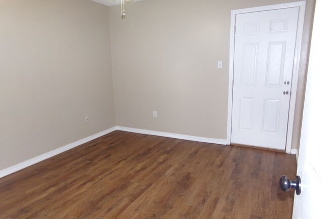 Building Photo - 1520 W Kentucky Ave