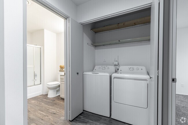 2BR, 2B - 1052SF