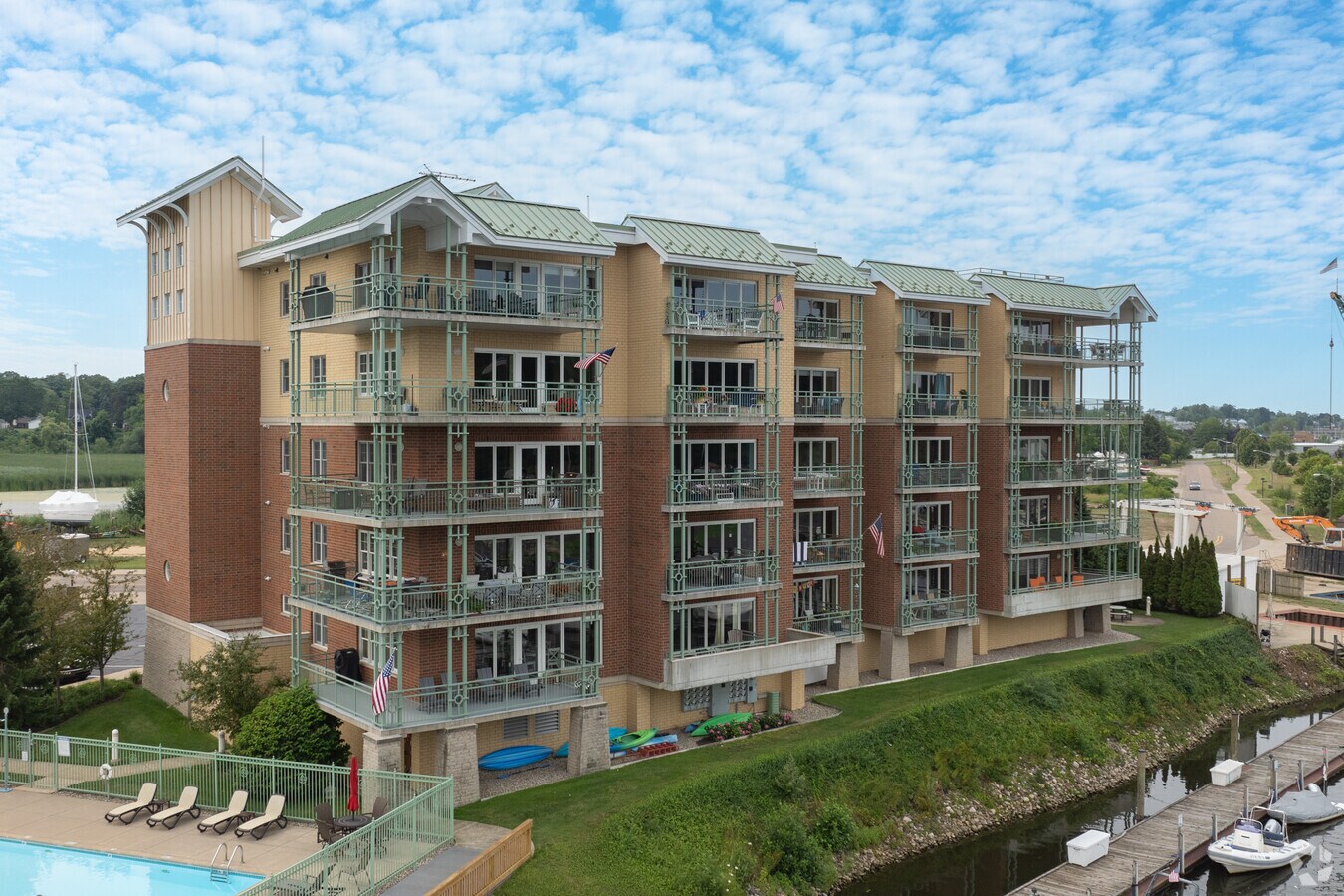 Photo - Riverwatch Condominiums