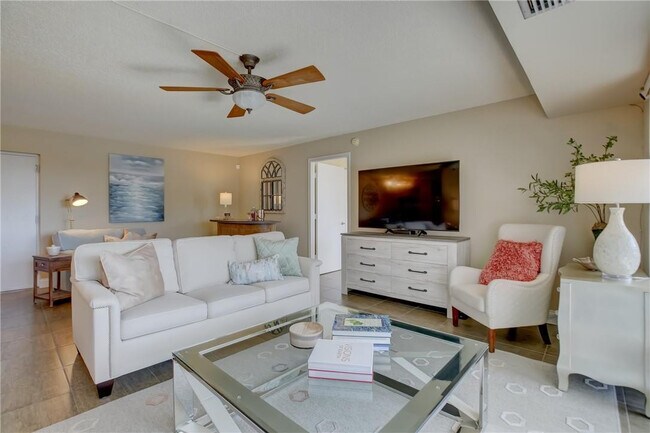 Photo - 2841 N Ocean Blvd Unidad 501