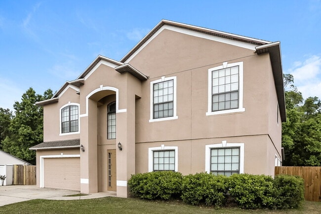 Photo - 703 Red Cedar Ct