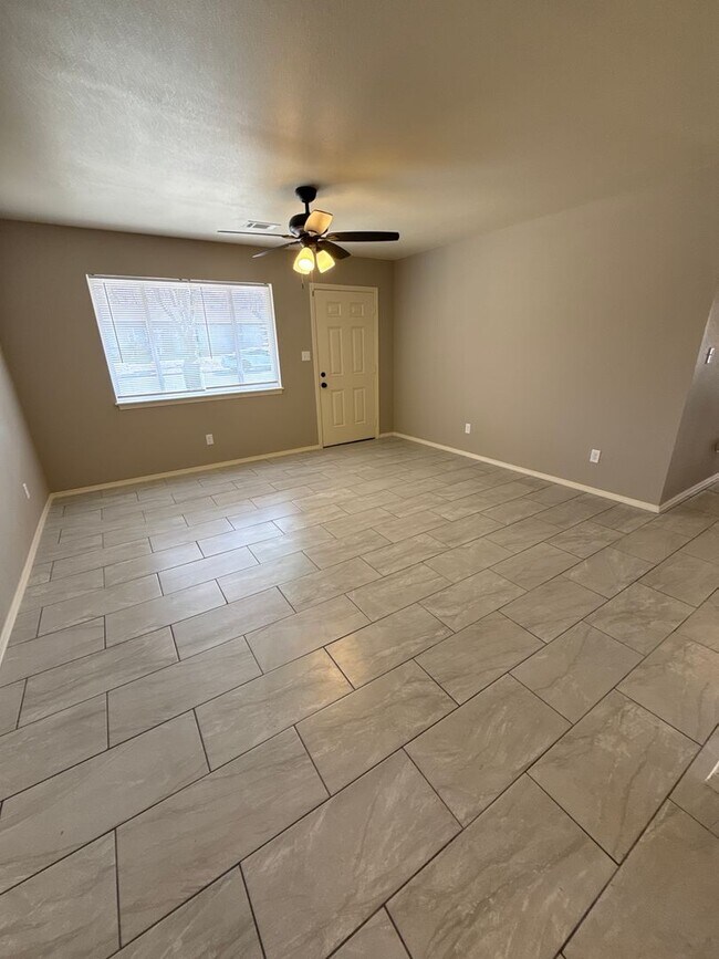 Photo - 3 Bed 2 Bath House with Yard Care Included.