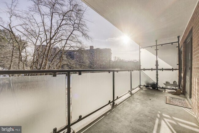 Photo - 4201 Cathedral Ave NW Unidad 321W