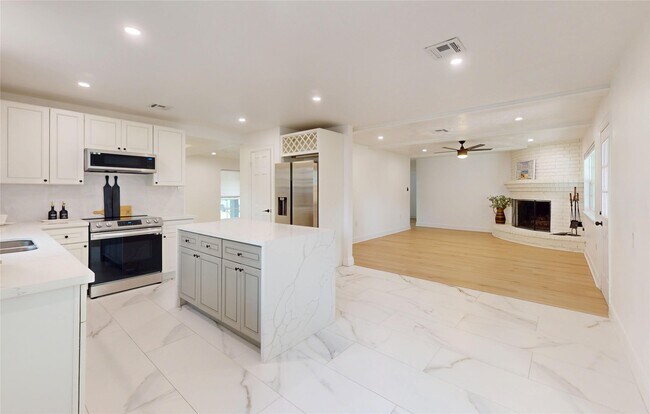 Photo - 5731 S Braeswood Blvd