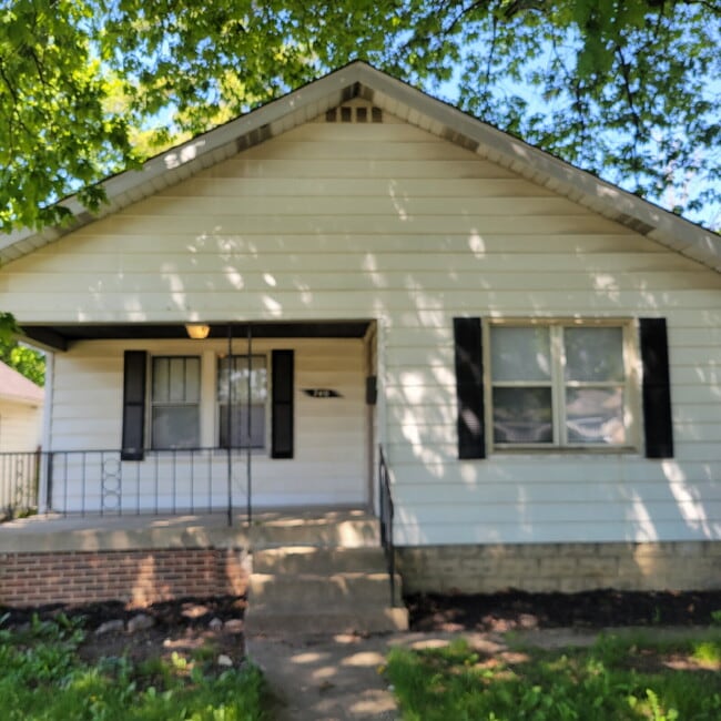 Building Photo - Cozy east side 3 bedroom!