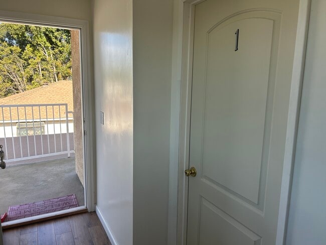 Photo - 21921 Halldale Ave Unidad 1