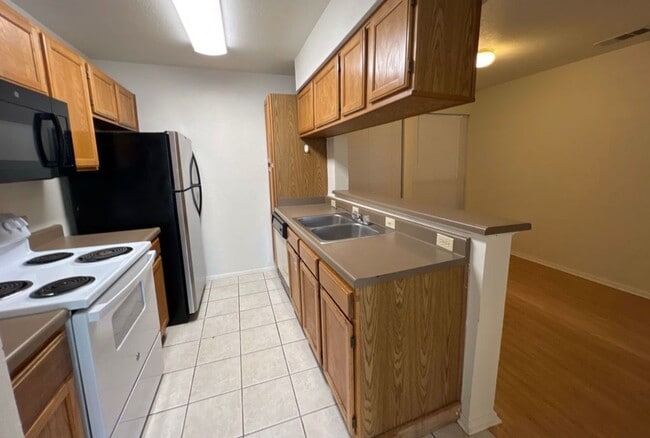Photo - 3115 Helms St