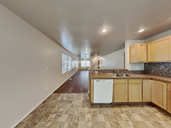 Photo - 4418 N Alester Ave
