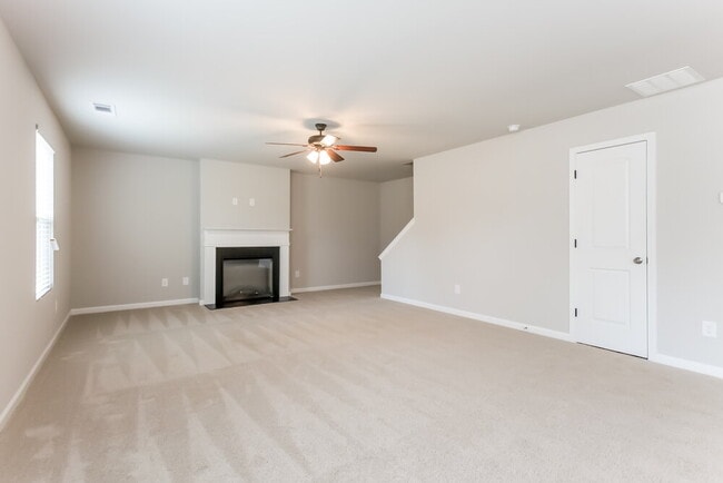 Photo - 146 Mcarthur Dr