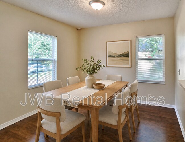 Photo - 1609 W 24th St