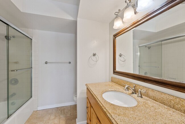 Photo - 2Br/2Ba - 1 Car Garage Townhouse in the He...