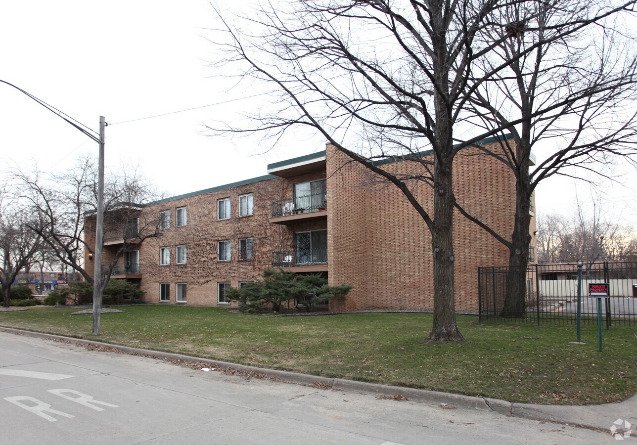 Photo - 3647 McKinley St NE