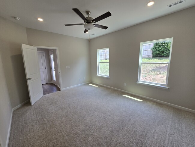 Photo - 5142 Pace Pk Cir