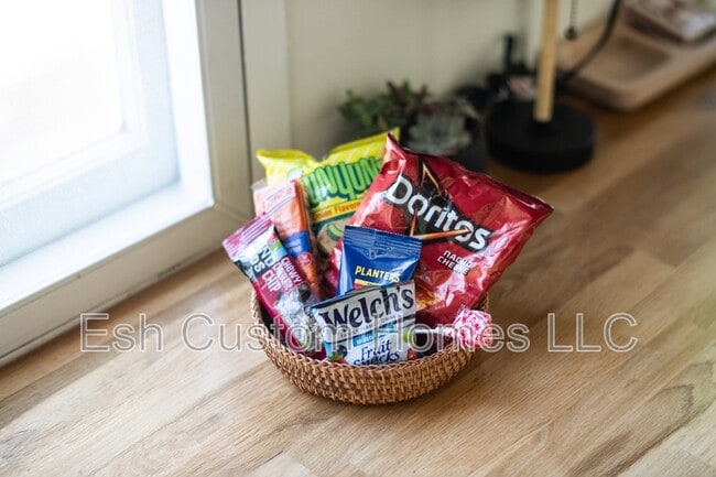 Photo - 419 W Orange St