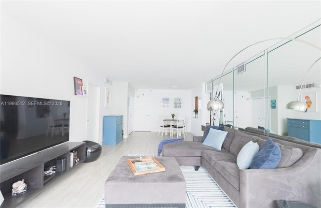 Photo - 5161 Collins Ave Unit 1102