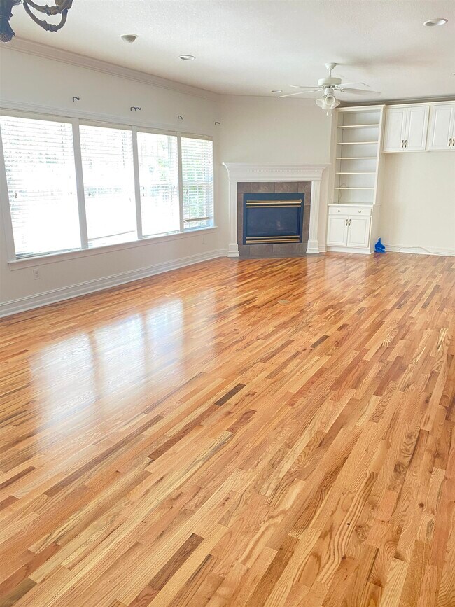 Photo - 5145 Wild Rose Way