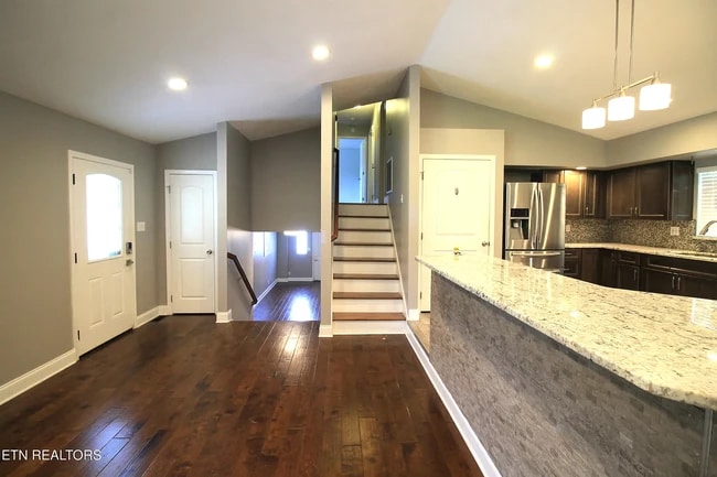 Photo - 325 Wardley Rd